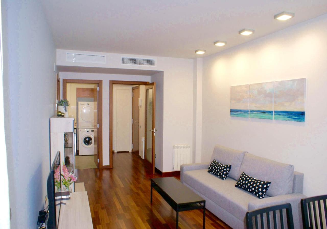 Carmed Homely Apartment By Hlclub Agency บิลาโนวา อิลา เจลตรู ภายนอก รูปภาพ