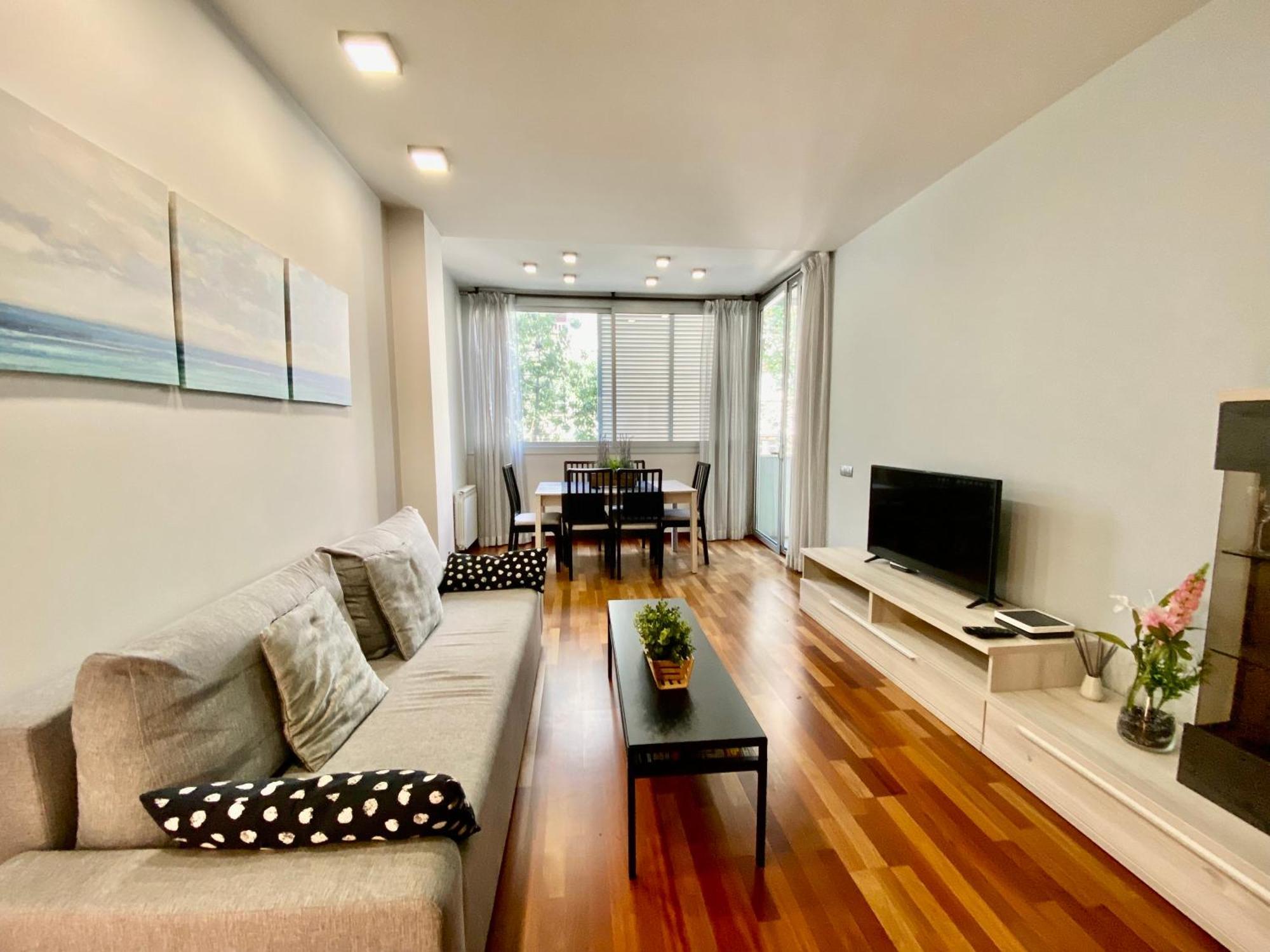 Carmed Homely Apartment By Hlclub Agency บิลาโนวา อิลา เจลตรู ภายนอก รูปภาพ